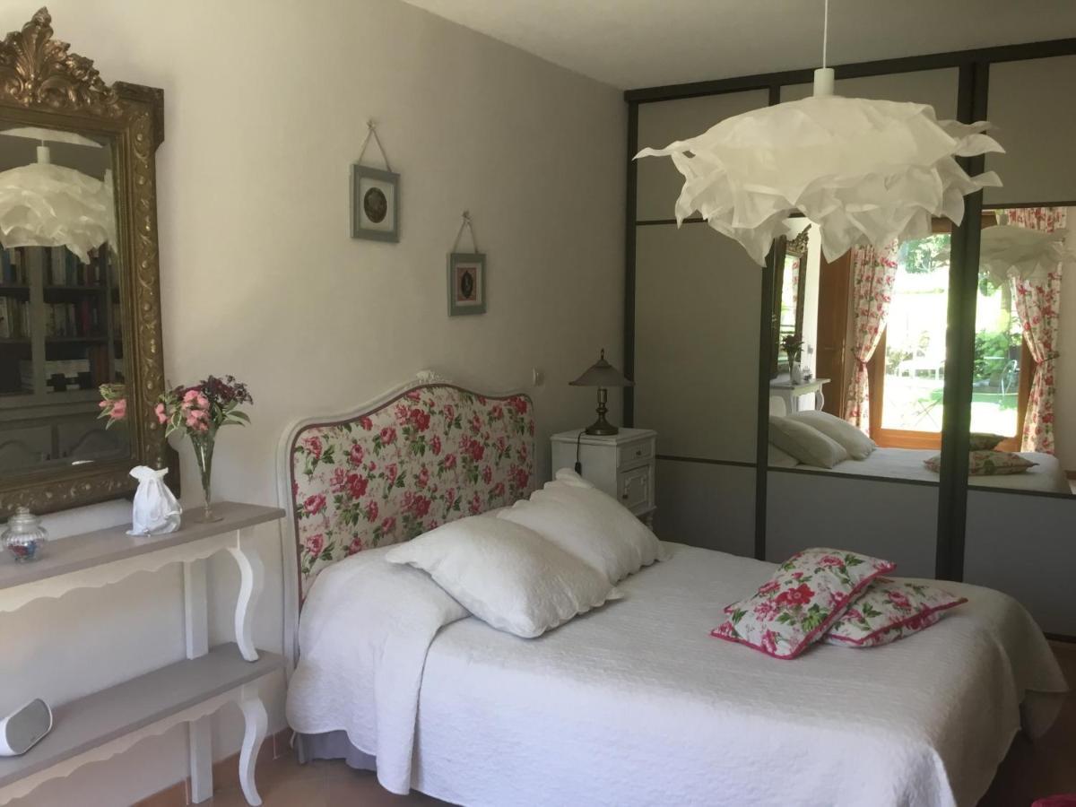 Le Chant Des Oiseaux Bed & Breakfast Viry  Bagian luar foto